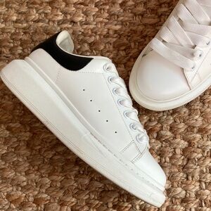 Alexander McQueen Oversized Sneaker. Size 37